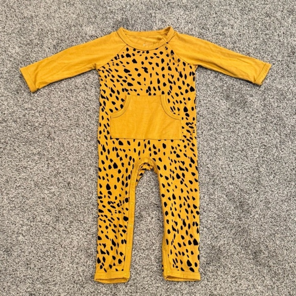 Kyte Baby Longall Romper in Marigold Cheetah EUC 3-6